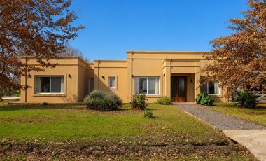 Casa en venta en Club de Campo La Federala – Lobos