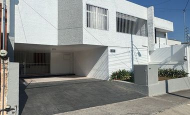 Casa en Venta, Fracc. Jardines de Guadalupe, Zapopan, Jal.