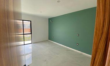 Casa nueva de 4 recamaras dentro del coto