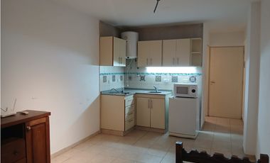 ALQUILER MONOAMBIENTE SEMIAMOBLADO