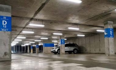 EJECUTIVO VENDE ESTACIONAMIENTO