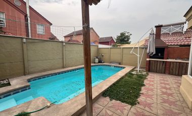 CASA CON PISCINA EN CONDOMINIO EN QUILICURA VALLE LO CAMPINO