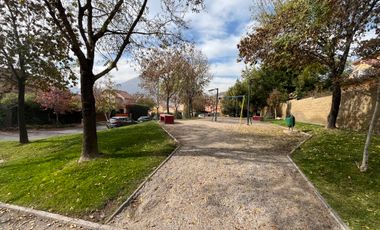 CASA CON PISCINA EN CONDOMINIO EN QUILICURA VALLE LO CAMPINO
