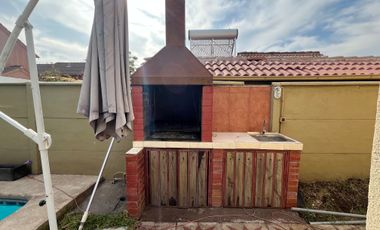 CASA CON PISCINA EN CONDOMINIO EN QUILICURA VALLE LO CAMPINO