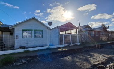 ARRIENDO COMODA CASA 3D 2BAÑOS AÑO CORRIDO