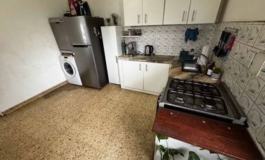 VENTA CASA 4 AMBIENTES MORON COCHERA JARDIN