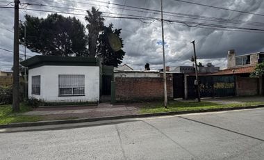 VENTA CASA 4 AMBIENTES MORON COCHERA JARDIN