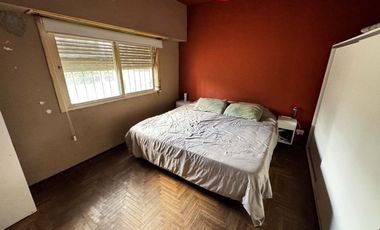 VENTA CASA 4 AMBIENTES MORON COCHERA JARDIN