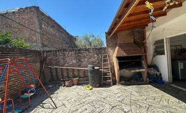 CASA 5 ANB EN AVELLANED C/QUINCHO APTO CRÉDITO