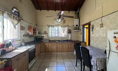 CASA 5 ANB EN AVELLANED C/QUINCHO APTO CRÉDITO