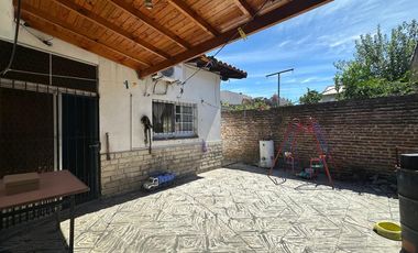 CASA 5 ANB EN AVELLANED C/QUINCHO APTO CRÉDITO