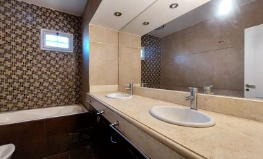 VENTA CASA DE CATEGORIA 6 DORMITORIOS EN TOLEDO