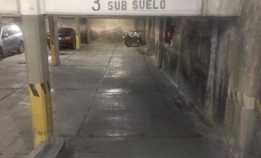 En Venta Cochera en Olivos Sobre Maipu!