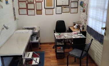 VENTA CASA CON CONSULTORIO O ESTUDIO ARROYO SECO