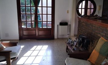 VENTA CASA CON CONSULTORIO O ESTUDIO ARROYO SECO