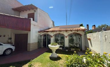 VENTA CASA 2 DOMITORIOS C/MONOAMBIENTE NEUQUÉN