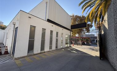 Local Comercial en Arriendo en Cercano a Municipalidad de Macul