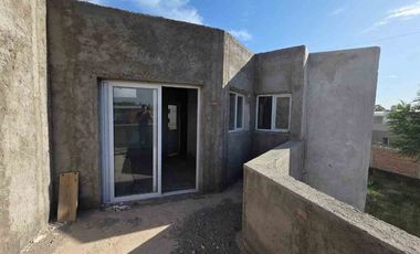 VENTA CASA EN CONSTRUCCIÓN, FERNANDEZ ORO