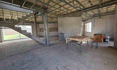 VENTA CASA EN CONSTRUCCIÓN, FERNANDEZ ORO