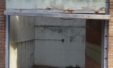 VENTA COCHERA CUBIERTA CASEROS CENTRO