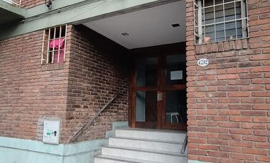 VENTA COCHERA CUBIERTA CASEROS CENTRO