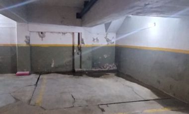 VENTA COCHERA CUBIERTA CASEROS CENTRO