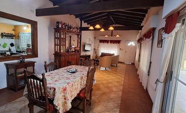 VENTA CASA 4 AMB C/PISCINA Y QUINCHO PASO DEL REY