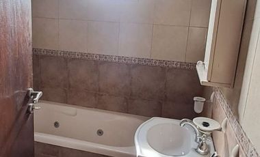VENTA CASA 4 AMB C/PISCINA Y QUINCHO PASO DEL REY