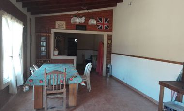 VENTA CASA 4 AMB C/PISCINA Y QUINCHO PASO DEL REY
