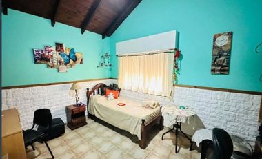 VENTA CASA 4 AMB C/PISCINA Y QUINCHO PASO DEL REY