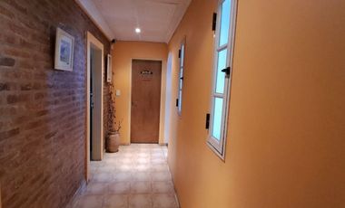 VENTA CASA 4 AMB C/PISCINA Y QUINCHO PASO DEL REY