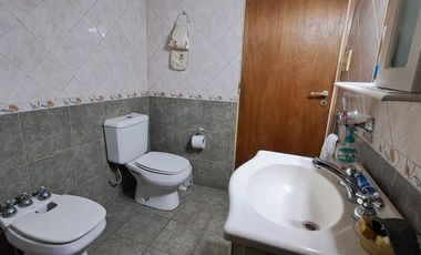 VENTA CASA 4 AMB C/PISCINA Y QUINCHO PASO DEL REY