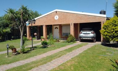 VENTA CASA 4 AMB C/PISCINA Y QUINCHO PASO DEL REY