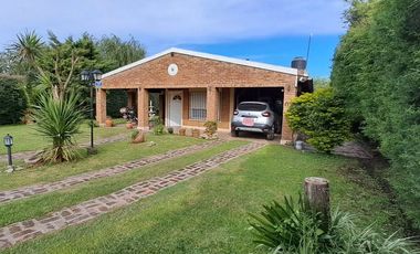 VENTA CASA 4 AMB C/PISCINA Y QUINCHO PASO DEL REY