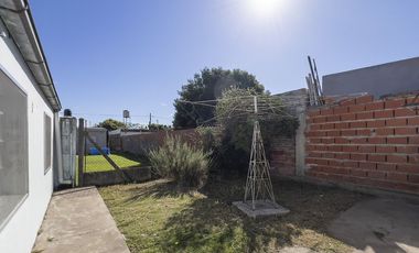 Venta/ Casa con 3 monoambientes - ideal inversión
