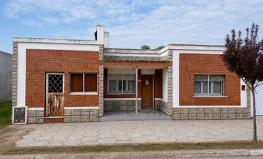 Casa en Pedro Luro 573