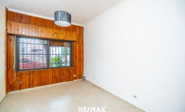 VENTA CASA CARONTI 700 ESPECTACULAR UBICACIÓN