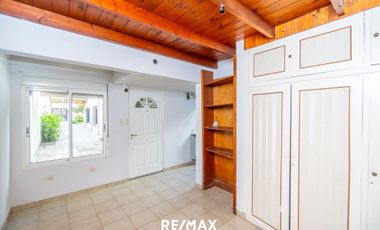 VENTA CASA CARONTI 700 ESPECTACULAR UBICACIÓN