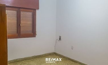 CASA EN VENTA FRENTE A LA CANCHA DE VILLA MITRE