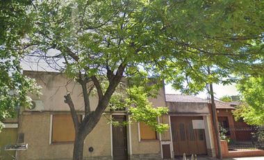 CASA EN VENTA FRENTE A LA CANCHA DE VILLA MITRE