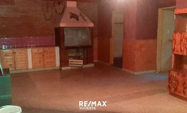 CASA EN VENTA FRENTE A LA CANCHA DE VILLA MITRE