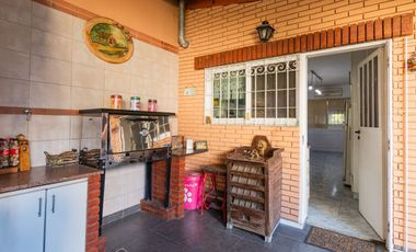 VENTA CHALET 5 AMB CON JARDIN SAN MARTIN CENTRO