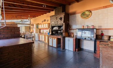VENTA CHALET 5 AMB CON JARDIN SAN MARTIN CENTRO