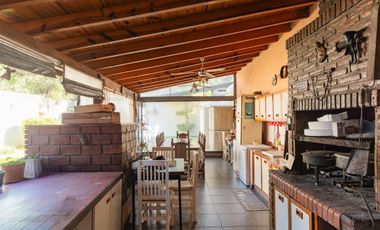 VENTA CHALET 5 AMB CON JARDIN SAN MARTIN CENTRO