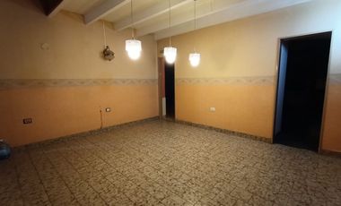 ALQUILER CASA 3 DORM - CENTRO DE PLOTTIER
