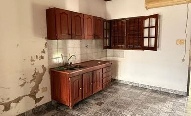 CASA EN VENTA 4 AMBIENTES JUAN. D. PERON GOYA CTES