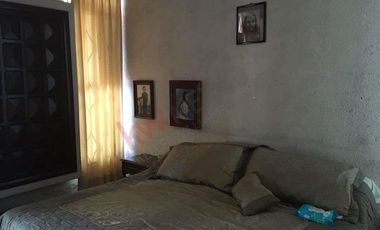 Venta de Casa en calle Matamoros en  Matehuala S.L.P., a unos pasos de Mercado Soriana.