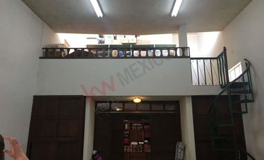 Venta de Casa en calle Matamoros en  Matehuala S.L.P., a unos pasos de Mercado Soriana.
