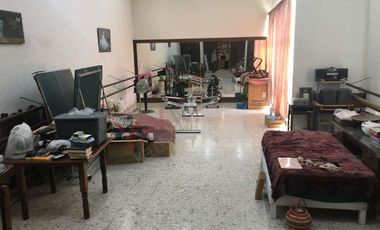 Venta de Casa en calle Matamoros en  Matehuala S.L.P., a unos pasos de Mercado Soriana.
