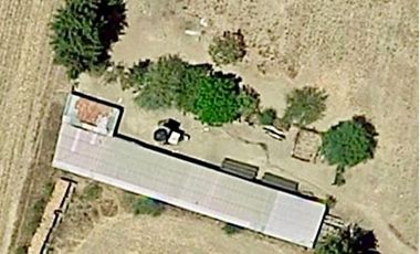 RANCHO A SOLO UNOS MINUTOS DE LA CIUDAD!  CON RESIDENCIA Y BODEGA INCLUIDOS.